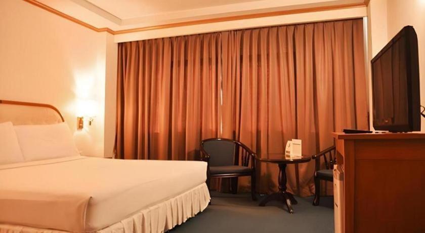 Western Grand Hotel Ratchaburi Ban Bang Kra Exterior photo